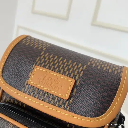Aaa replica ru MESSENGER AMAZONE VUITTON LOUIS NANO 0620